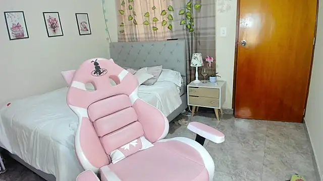 charlott7 online show from 6, 10, 2025