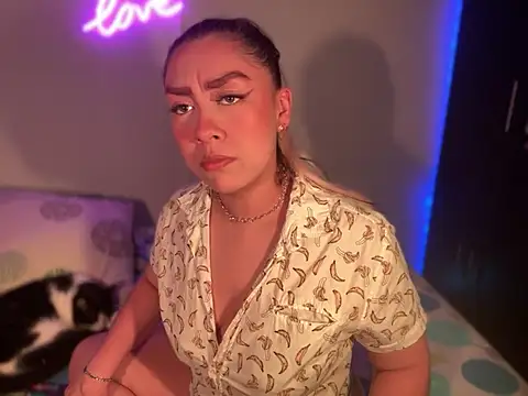 Im sophiie online show from 11, 1, 2025