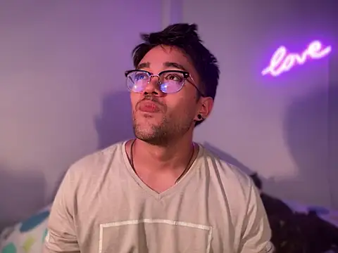 Im sophiie online show from 12, 1, 2025