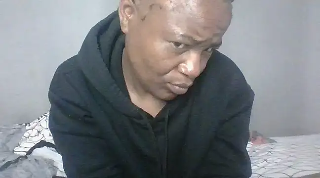 Snapshot of BeejayLoverxx chatting on 3, 3, 2025 BeejayLoverxx online show from 3, 3, 2025