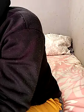 Snapshot of BeejayLoverxx chatting on 21, 10, 2025 BeejayLoverxx online show from 21, 10, 2025