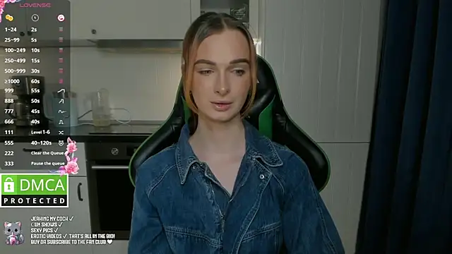 Snapshot of Lee_Loo chatting on 4, 2, 2025 Lee Loo online show from 4, 2, 2025