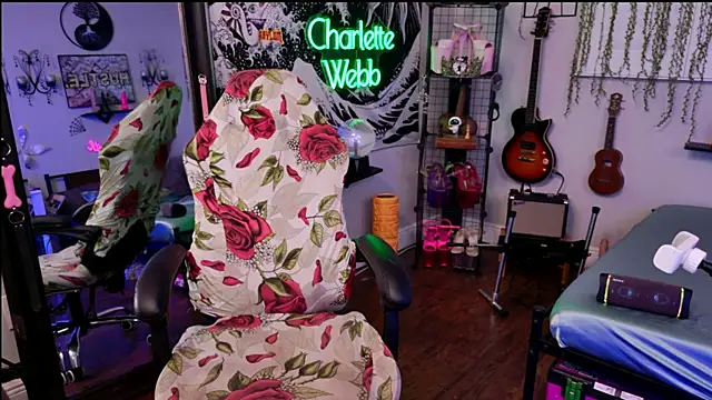 Snapshot of CharletteWebb chatting on 25, 10, 2025 CharletteWebb online show from 25, 10, 2025