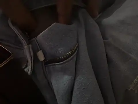 Snapshot of zeus_3241 chatting on 14, 12, 2025 zeus 3241 online show from 14, 12, 2025