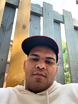 Snapshot of marhi32 chatting on 3, 10, 2025 marhi32 online show from 3, 10, 2025