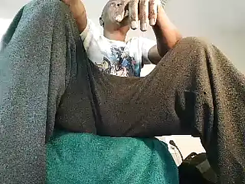 Snapshot of bobbiebone1@xh chatting on 4, 3, 2025 bobbiebone1xh online show from 4, 3, 2025