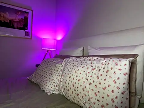 Snapshot of _sloane chatting on 17, 12, 2025 sloane online show from 17, 12, 2025