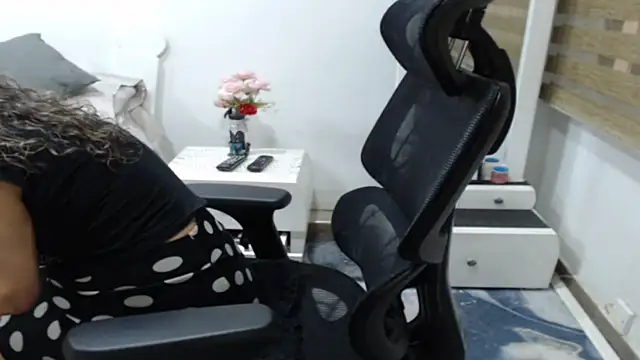 jesy hot online show from 9, 6, 2026