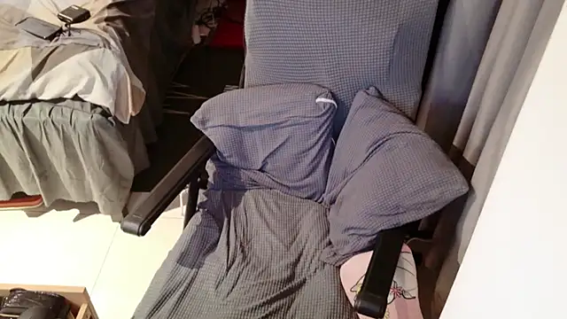 Snapshot of Canto-Dvng chatting on 6, 3, 2025 Canto-Dvng online show from 6, 3, 2025