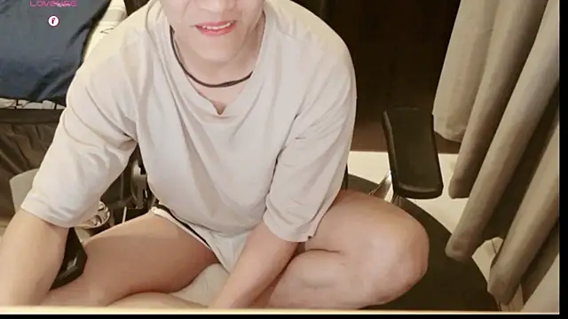 Snapshot of Canto-Dvng chatting on 18, 12, 2025 Canto-Dvng online show from 18, 12, 2025