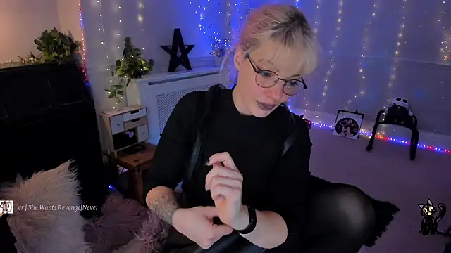 Snapshot of AliceW0lf chatting on 3, 3, 2025 AliceW0lf online show from 3, 3, 2025