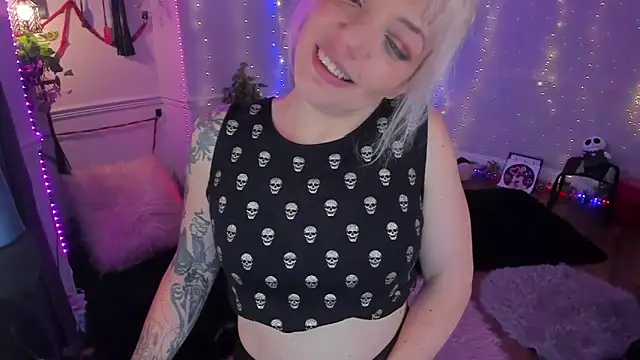 Snapshot of AliceW0lf chatting on 15, 9, 2025 AliceW0lf online show from 15, 9, 2025