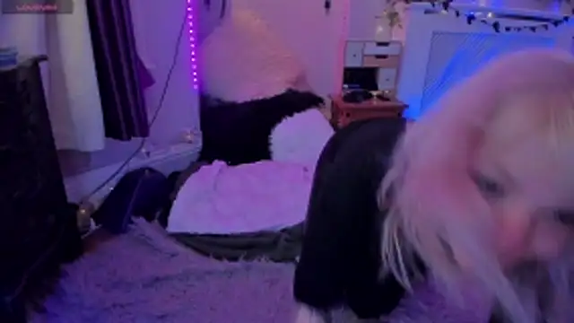 Snapshot of AliceW0lf chatting on 20, 11, 2025 AliceW0lf online show from 20, 11, 2025