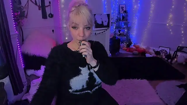 Snapshot of AliceW0lf chatting on 2, 12, 2025 AliceW0lf online show from 2, 12, 2025