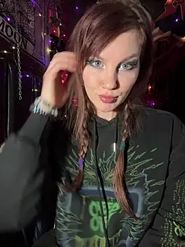 Snapshot of courtneyoccult chatting on 14, 12, 2025 courtneyoccult online show from 14, 12, 2025