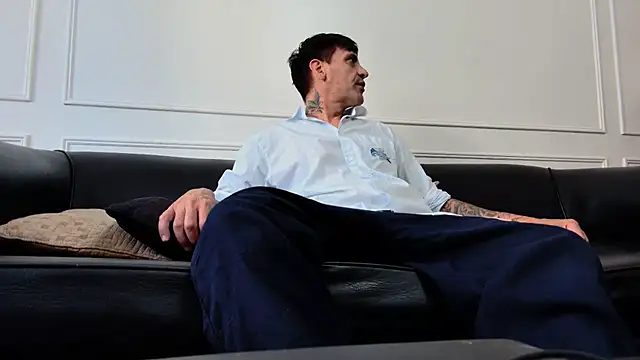 Elnonoykeila77 online show from 13, 2, 2026