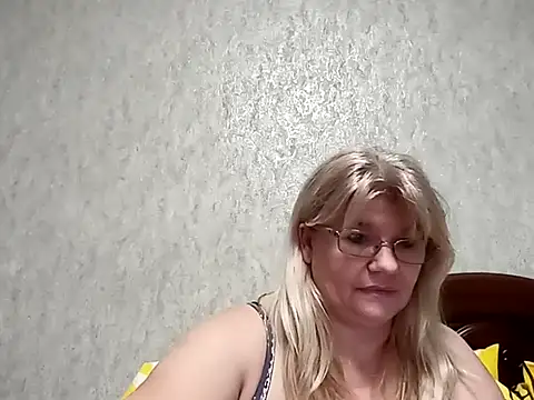 Snapshot of Diana_49 chatting on 2, 2, 2025 Diana 49 online show from 2, 2, 2025
