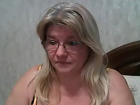 Snapshot of Diana_49 chatting on 4, 3, 2025 Diana 49 online show from 4, 3, 2025
