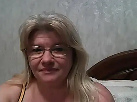 Snapshot of Diana_49 chatting on 4, 3, 2025 Diana 49 online show from 4, 3, 2025