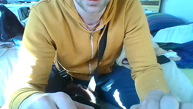 Snapshot of MmaxX004 chatting on 4, 3, 2025 MmaxX004 online show from 4, 3, 2025