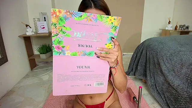 Snapshot of AnisiaFarina chatting on 16, 9, 2025 AnisiaFarina online show from 16, 9, 2025