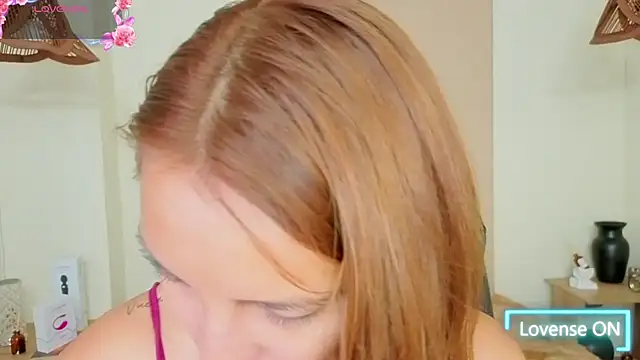 Snapshot of AnisiaFarina chatting on 21, 10, 2025 AnisiaFarina online show from 21, 10, 2025