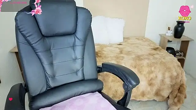 Snapshot of AnisiaFarina chatting on 4, 11, 2025 AnisiaFarina online show from 4, 11, 2025