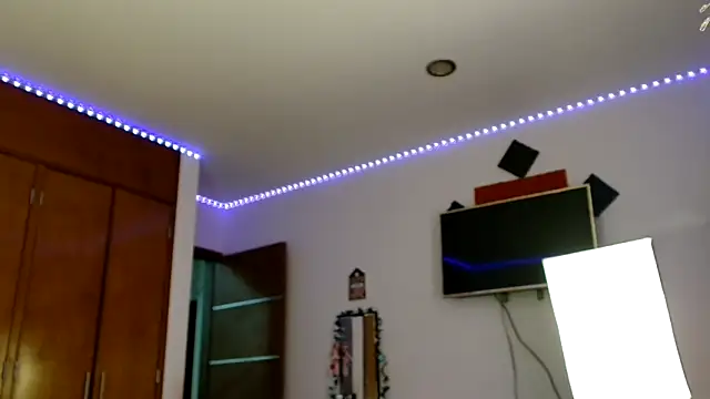 Snapshot of 3littleschoolteens chatting on 30, 10, 2025 3littleschoolteens online show from 30, 10, 2025