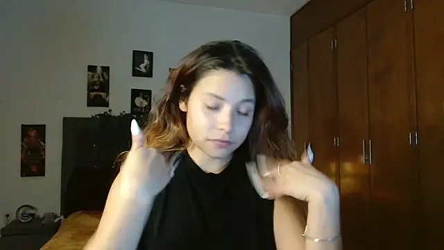 Snapshot of 3littleschoolteens chatting on 24, 11, 2025 3littleschoolteens online show from 24, 11, 2025