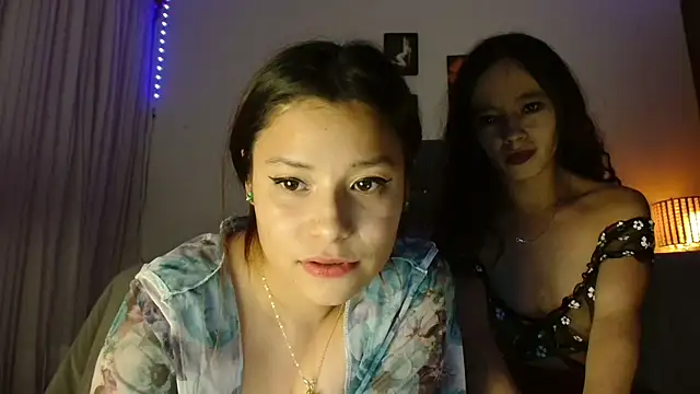 Snapshot of 3littleschoolteens chatting on 30, 11, 2025 3littleschoolteens online show from 30, 11, 2025