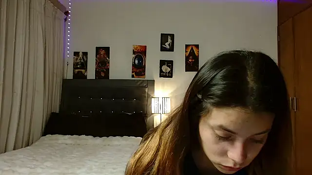 Snapshot of 3littleschoolteens chatting on 12, 1, 2026 3littleschoolteens online show from 12, 1, 2026