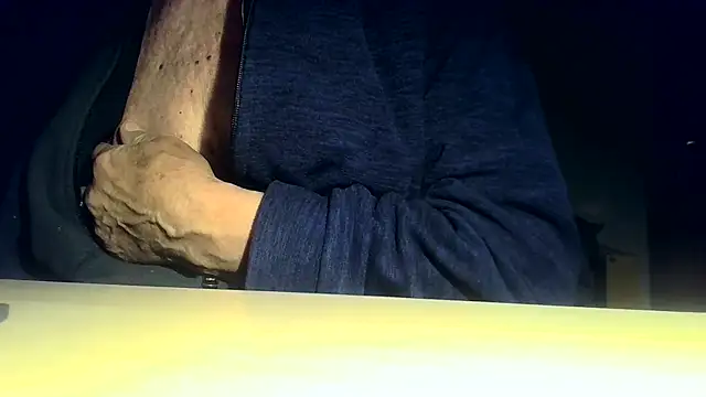 Snapshot of tachione2 chatting on 5, 11, 2025 tachione2 online show from 5, 11, 2025