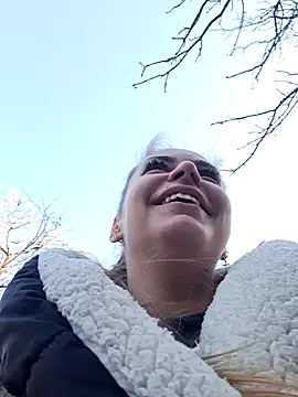 Keli Jessi online show from 4, 1, 2025