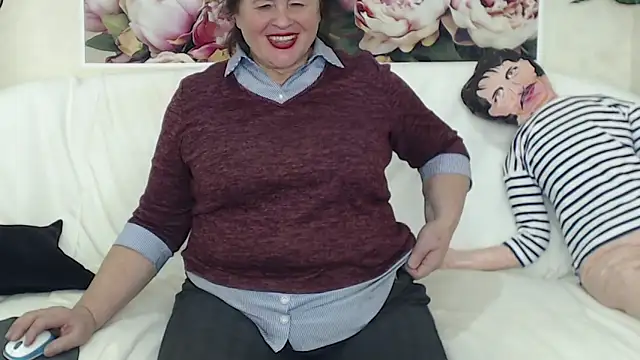 FlaviaSquirts online show from 25, 2, 2025