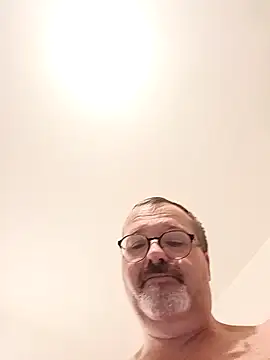 Snapshot of mike9473 chatting on 14, 11, 2025 mike9473 online show from 14, 11, 2025