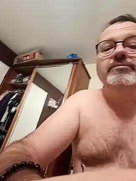 Snapshot of mike9473 chatting on 19, 11, 2025 mike9473 online show from 19, 11, 2025