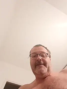 Snapshot of mike9473 chatting on 24, 11, 2025 mike9473 online show from 24, 11, 2025