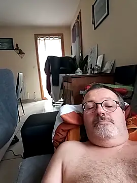 Snapshot of mike9473 chatting on 5, 12, 2025 mike9473 online show from 5, 12, 2025