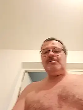 Snapshot of mike9473 chatting on 16, 12, 2025 mike9473 online show from 16, 12, 2025