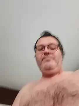 Snapshot of mike9473 chatting on 4, 4, 2026 mike9473 online show from 4, 4, 2026