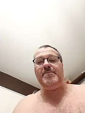 Snapshot of mike9473 chatting on 13, 4, 2026 mike9473 online show from 13, 4, 2026
