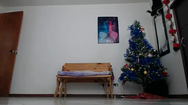 Snapshot of charlottezoe15 chatting on 21, 11, 2025 charlottezoe15 online show from 21, 11, 2025