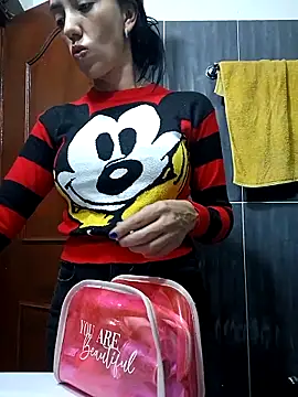 LunaZambrano online show from 24, 2, 2025