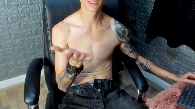 Snapshot of Dmtry6 chatting on 28, 11, 2025 Dmtry6 online show from 28, 11, 2025