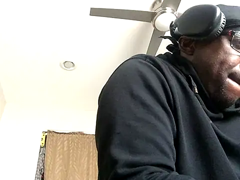 Snapshot of Londonfrotadejr chatting on 8, 12, 2024 Londonfrotadejr online show from 8, 12, 2024