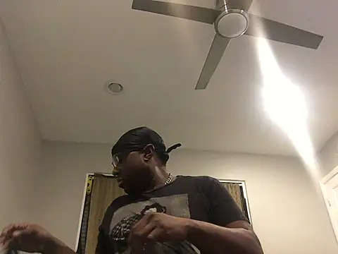 Snapshot of Londonfrotadejr chatting on 14, 12, 2024 Londonfrotadejr online show from 14, 12, 2024