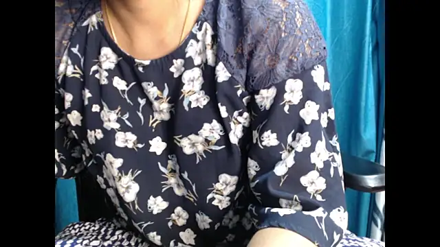 CuteRhea69 online show from 5, 2, 2025