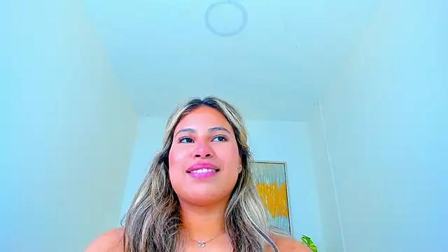 Snapshot of Carlota_peach chatting on 5, 2, 2025 Carlota peach online show from 5, 2, 2025