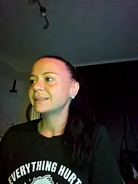 MrsBunnyBum online show from 9, 4, 2026