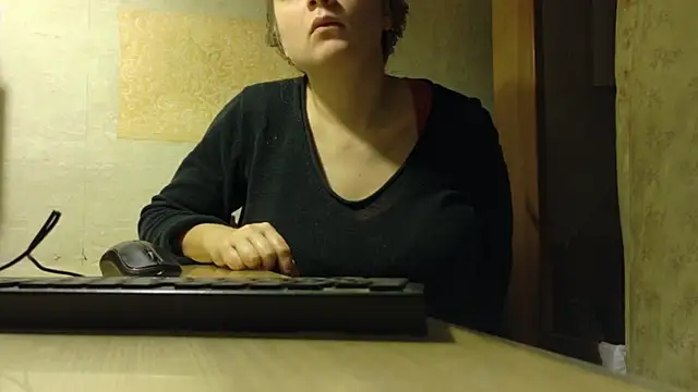 Snapshot of FrumCake chatting on 1, 12, 2025 FrumCake online show from 1, 12, 2025